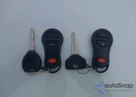 2002 Dodge Dakota Sport from USA, damaged, VIN 1B7GG32NX2S501344